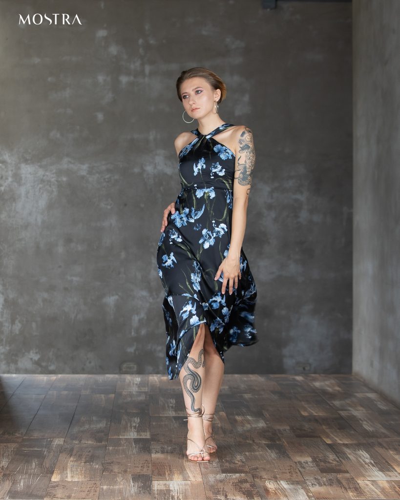 BORDER FLORAL SLEEVELESS FRONT TIE MIDI DRESS